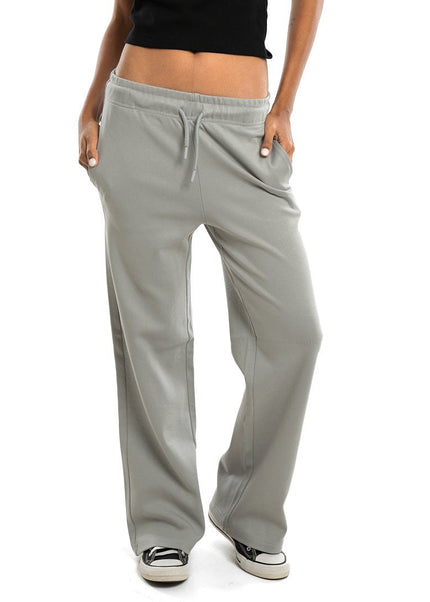 Straight Leg - Women - The Basic Look