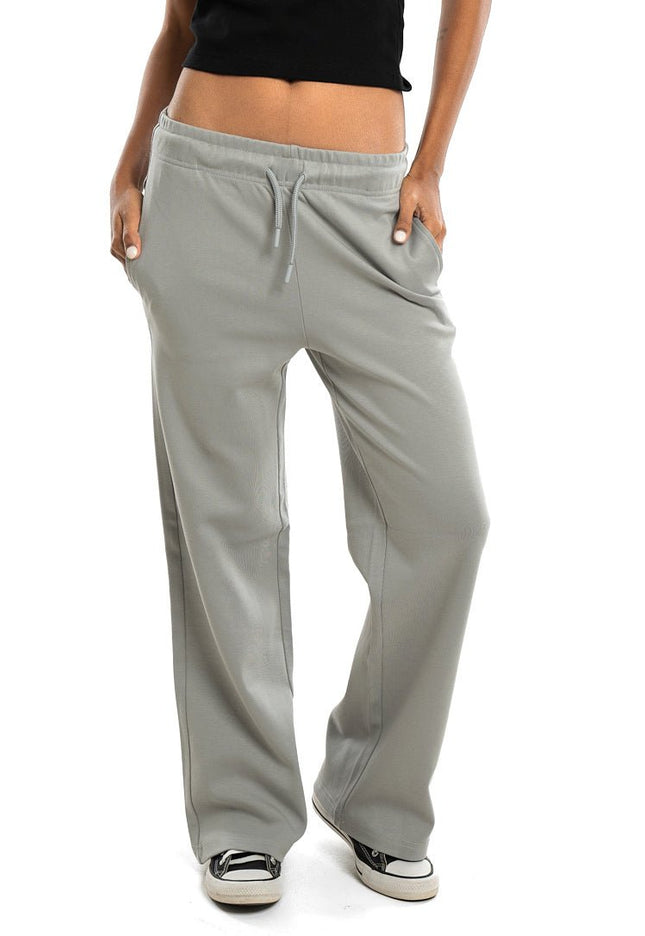 Straight Leg - Women - The Basic Look