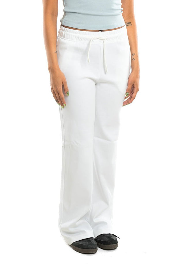 Straight Leg - Women - The Basic Look